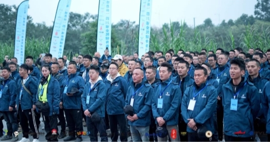 2025年“感恩杯”四川省全民健身垂钓公开赛  在成都西湖公园成功举办(图2)