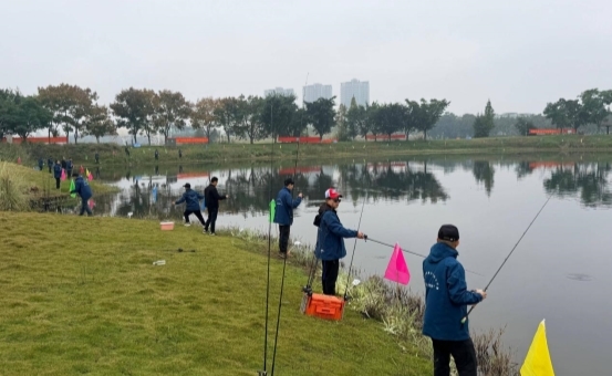 2025年“感恩杯”四川省全民健身垂钓公开赛  在成都西湖公园成功举办(图5)