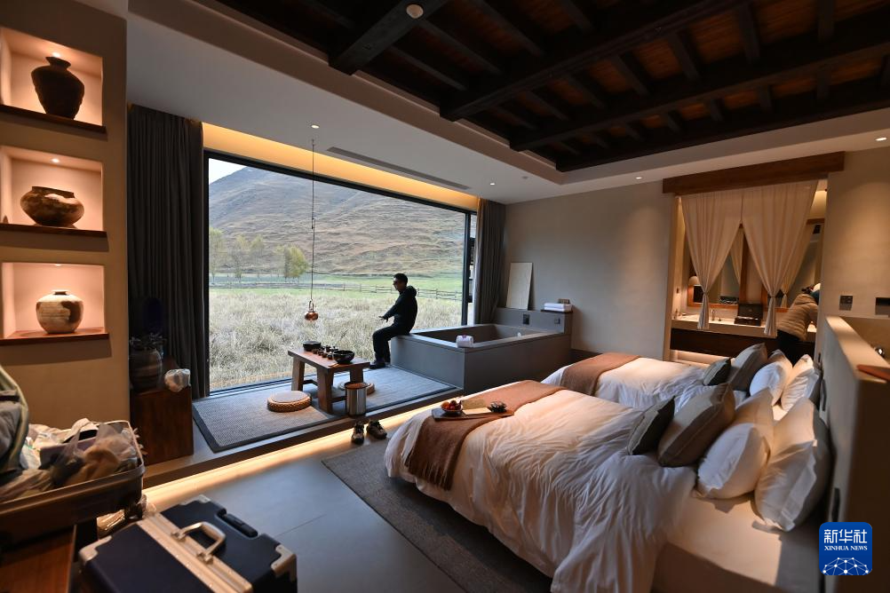 四川甘孜接待游客量创同期历史新高(图2)