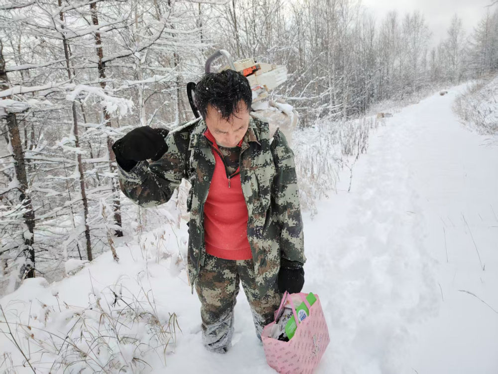 摩天岭上的“守望者”(图5)