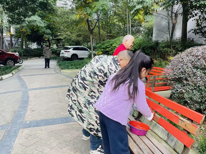 居民实事回应行动（第一期）——北苑凳子与无障碍扶手焕新共治，筑牢安全暖心院落(图2)