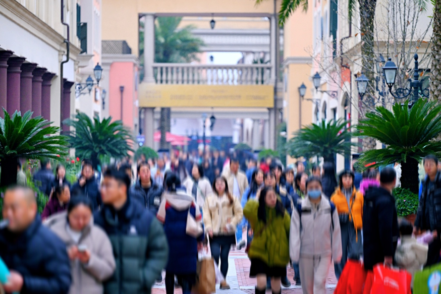 “璀璨八周年”，成都FV佛罗伦萨小镇“年终奢宠季”正式启幕(图2)