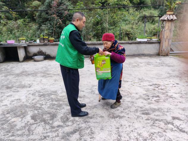 以“低龄”暖“高龄”：“龙溪互助”银发邻里结对计划筑牢乡村养老帮扶网(图4)