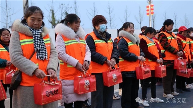 遂宁市安居区彩灯公交专线免费运行 每日19:30-21:30(图2)