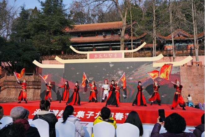 “逛村糖赶大集子龙迎春荟”圆满落幕(图2)