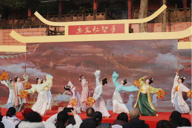 “逛村糖赶大集子龙迎春荟”圆满落幕(图4)