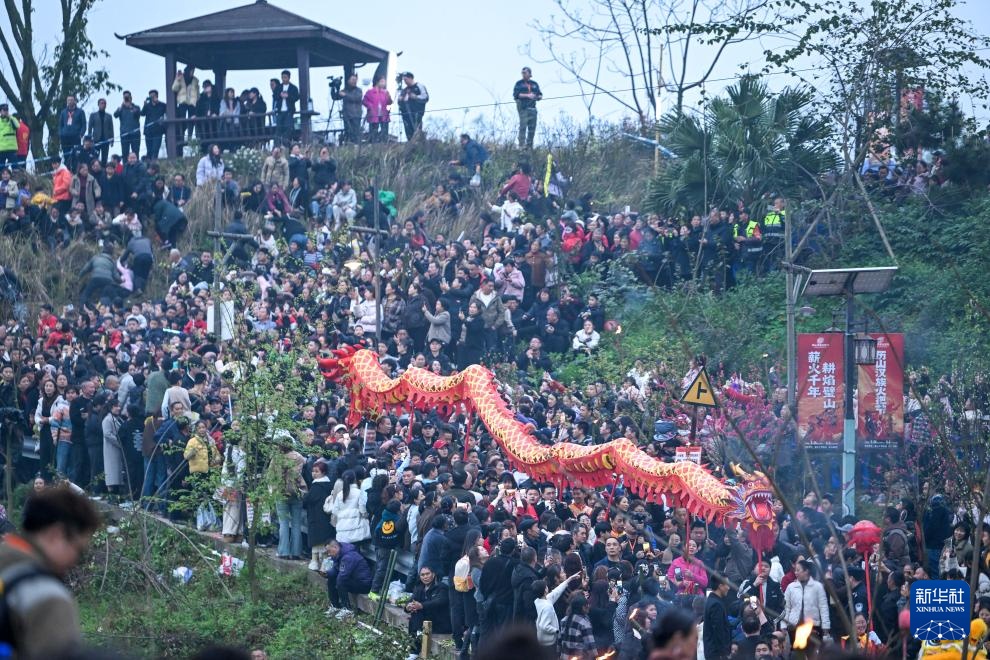 重庆璧山：千年火把节 点亮乡村新春(图2)