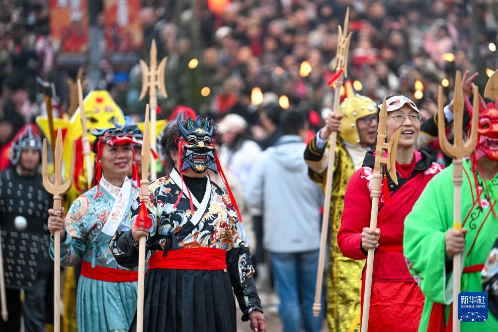 重庆璧山：千年火把节 点亮乡村新春(图5)