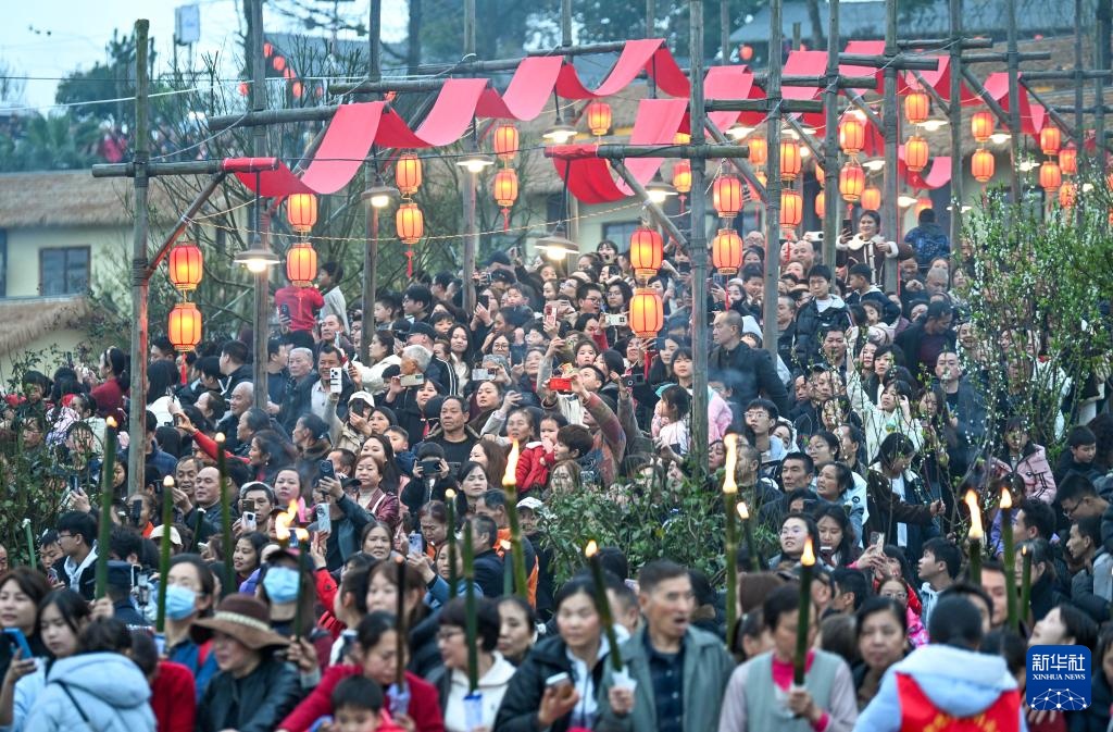 重庆璧山：千年火把节 点亮乡村新春(图4)