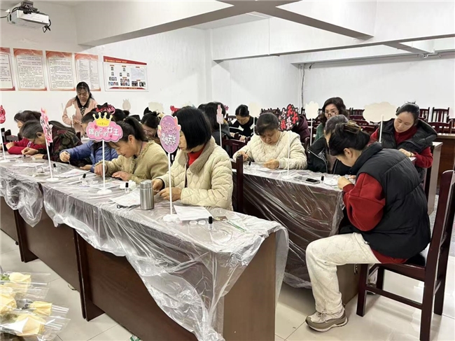 簪韵非遗，致敬巾帼  三八妇女节螺钿发簪DIY活动圆满落幕(图2)