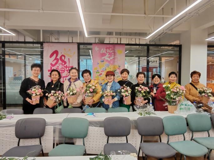 花香绽芳华，曹家巷社区“三八”插花活动暖意浓(图10)