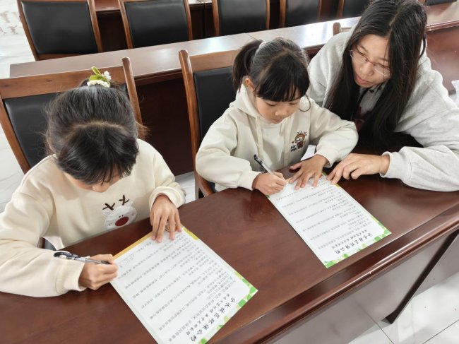 分水社区“绿色家风·共筑美好”环保示范家庭评选暨环保公约推广行动顺利举行(图14)