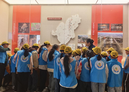 德昌县开展第八期“幸福小凤凰-童看家乡”社会实践活动:童眼看家乡 厚植家国情(图3) 图片7.png