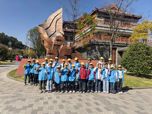 德昌县开展第八期“幸福小凤凰-童看家乡”社会实践活动:童眼看家乡 厚植家国情(图4) 图片8.png