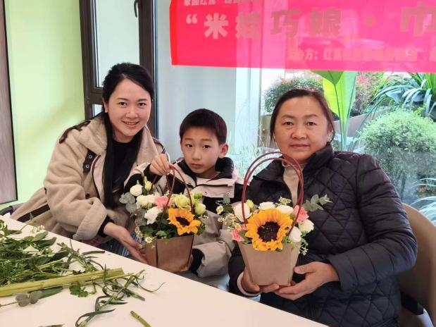 怡心街道红瓦社区举办“米娃巧娘 巾帼风采”妇女节主题活动(图3) 图片6.png