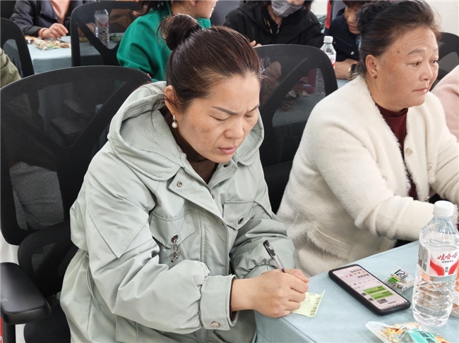 阳坪社区“笑语欢颜·社区喜乐汇”居民融合项目总结交流会顺利开展(图7) 阳坪社区“笑语欢颜·社区喜乐汇”居民融合项目总结交流会顺利开展(图7)