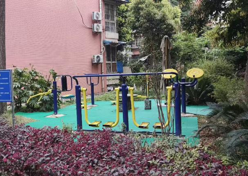 大面街道东洪社区开展“铺”就温馨院落焕新活动(图3) 图片16.png