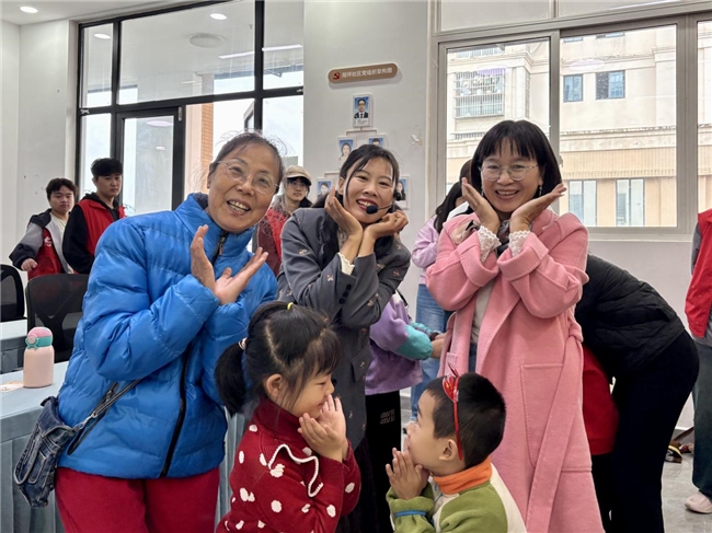 ​书香润社区 共读绘和谐——阳坪社区16期读书会绘就幸福生活新图景(图5)