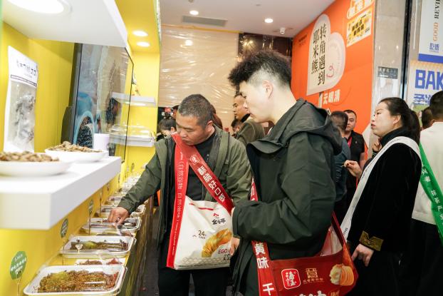 闪耀糖酒会，焕新向未来：黄老五2026糖酒会圆满收官(图5)