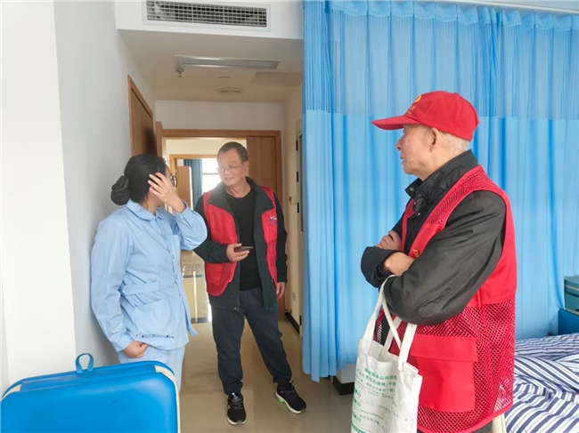 党旗飘扬 银龄守望 ——华川社区“党旗飘扬志愿服务队”温暖点滴(图7)