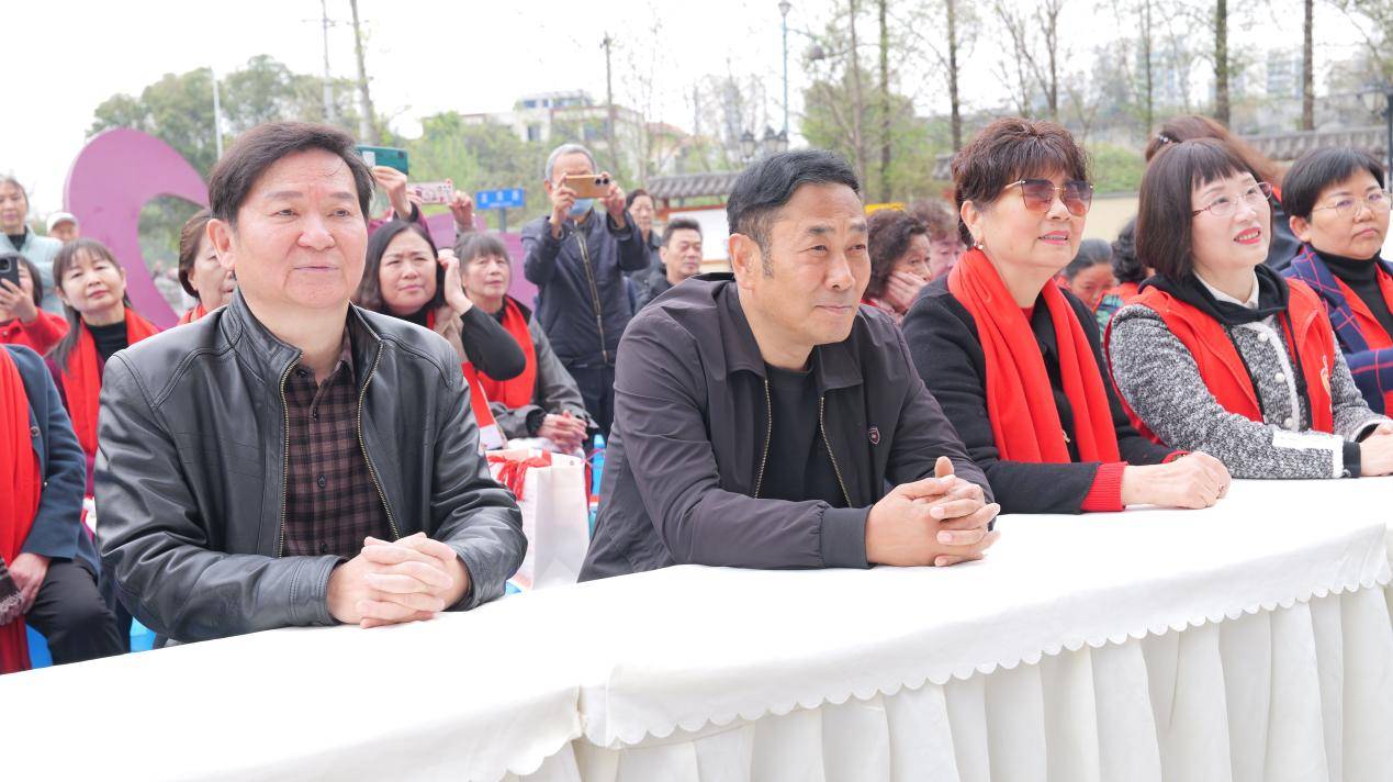 长安路社区举办垃圾分类成果展 文艺搭台唱响绿色生活(图3)