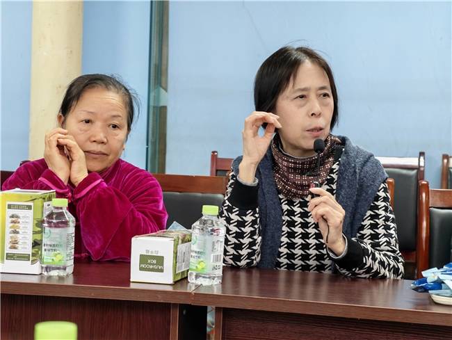 银龄赋能·青春同行:同福社区探索“为老服务+青年成长+社区治理”三位一体融合新模式(图4) 银龄赋能·青春同行:同福社区探索“为老服务+青年成长+社区治理”三位一体融合新模式(图4)