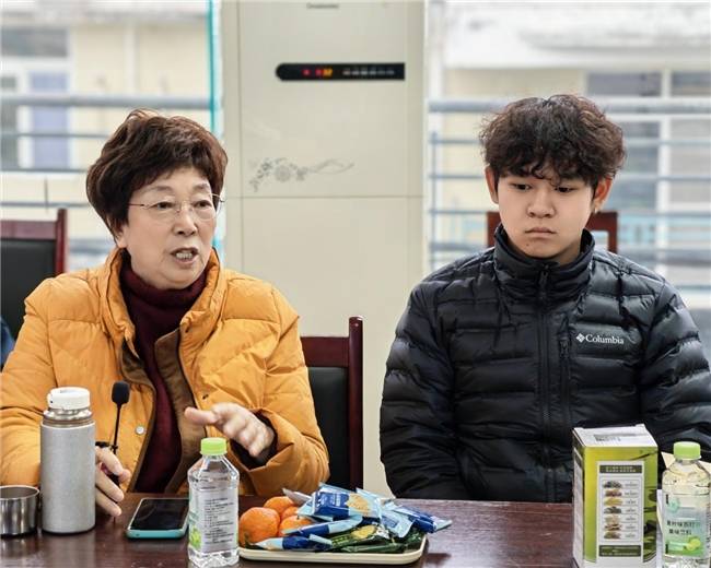 银龄赋能·青春同行:同福社区探索“为老服务+青年成长+社区治理”三位一体融合新模式(图3) 银龄赋能·青春同行:同福社区探索“为老服务+青年成长+社区治理”三位一体融合新模式(图3)