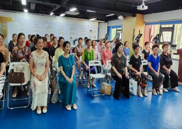 吉福社区举办“喜迎国庆，礼赞祖国”文艺演出活动(图1)