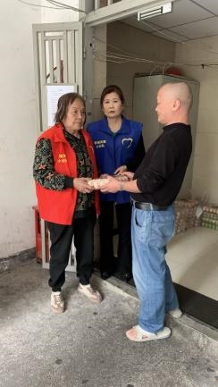 怀嬢关爱小分队开展高龄、独居、失独老人关爱走访活动(图17)