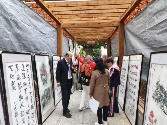 吉福社区开展“墨影同舟”书画摄影双展暨学术交流活动(图3) 吉福社区开展“墨影同舟”书画摄影双展暨学术交流活动(图3)