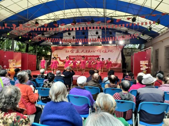 吉福社区开展“夸夸我们的美好生活”重阳节联欢会(图3)