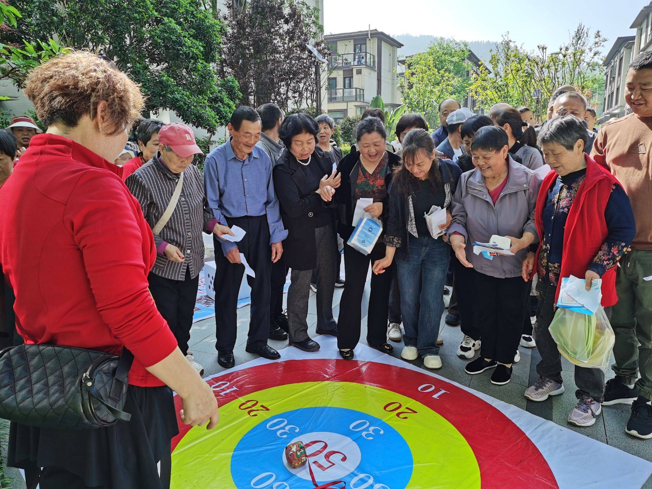 从兴趣到功能 从聚合到赋能(图7)