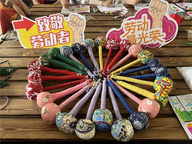 致敬城市守护者，青少年用爱与行动扮靓社区(图3)