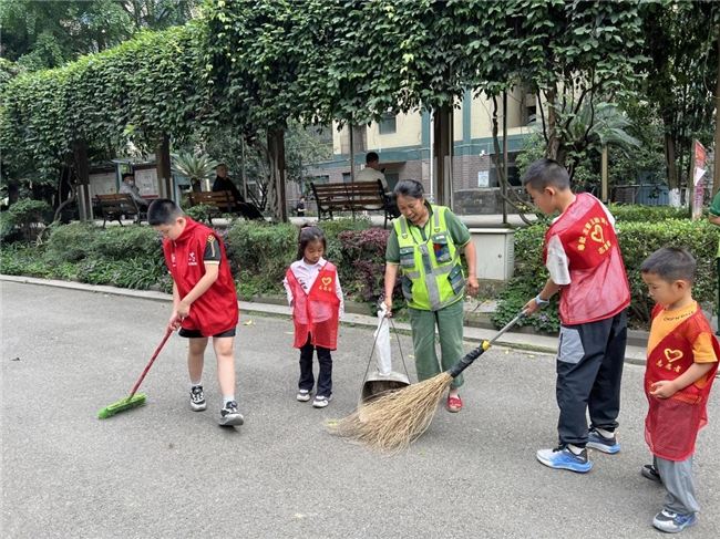 致敬城市守护者，青少年用爱与行动扮靓社区(图6)