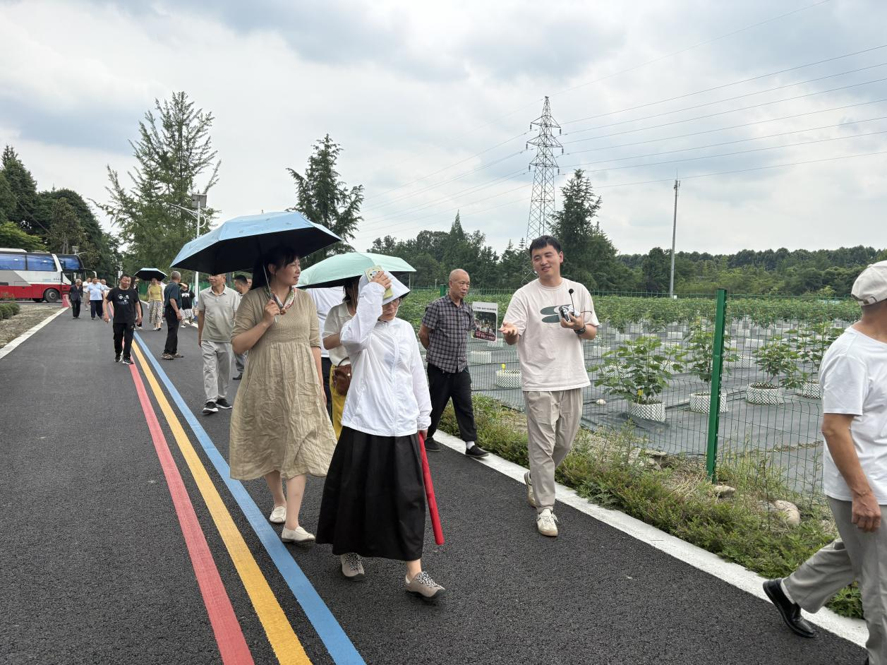 党建引领聚合力 互学互鉴促提升｜金府社区携居民骨干共同探索乡村振兴和社区治理的新路径！(图5)