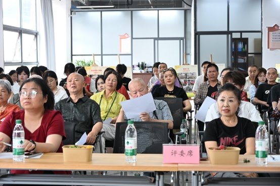 “拉练验真章·微改暖学府”——校社创投成果总结暨冲刺验收行动圆满举行(图1) “拉练验真章·微改暖学府”——校社创投成果总结暨冲刺验收行动圆满举行(图1)