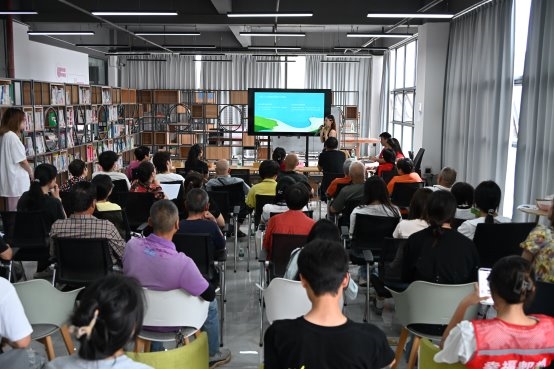 “拉练验真章·微改暖学府”——校社创投成果总结暨冲刺验收行动圆满举行(图3) “拉练验真章·微改暖学府”——校社创投成果总结暨冲刺验收行动圆满举行(图3)
