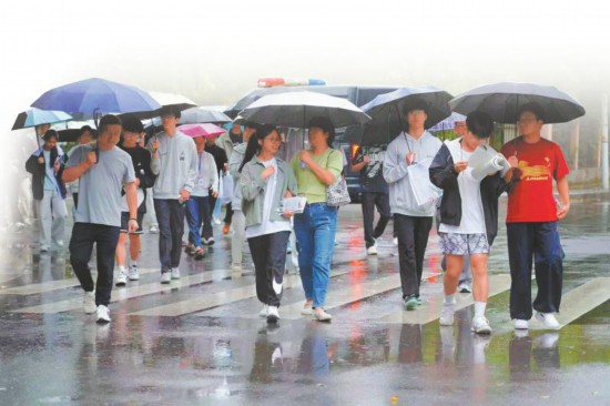 铃声在这里响起 今年有18000余名“震生”参加高考(图2)