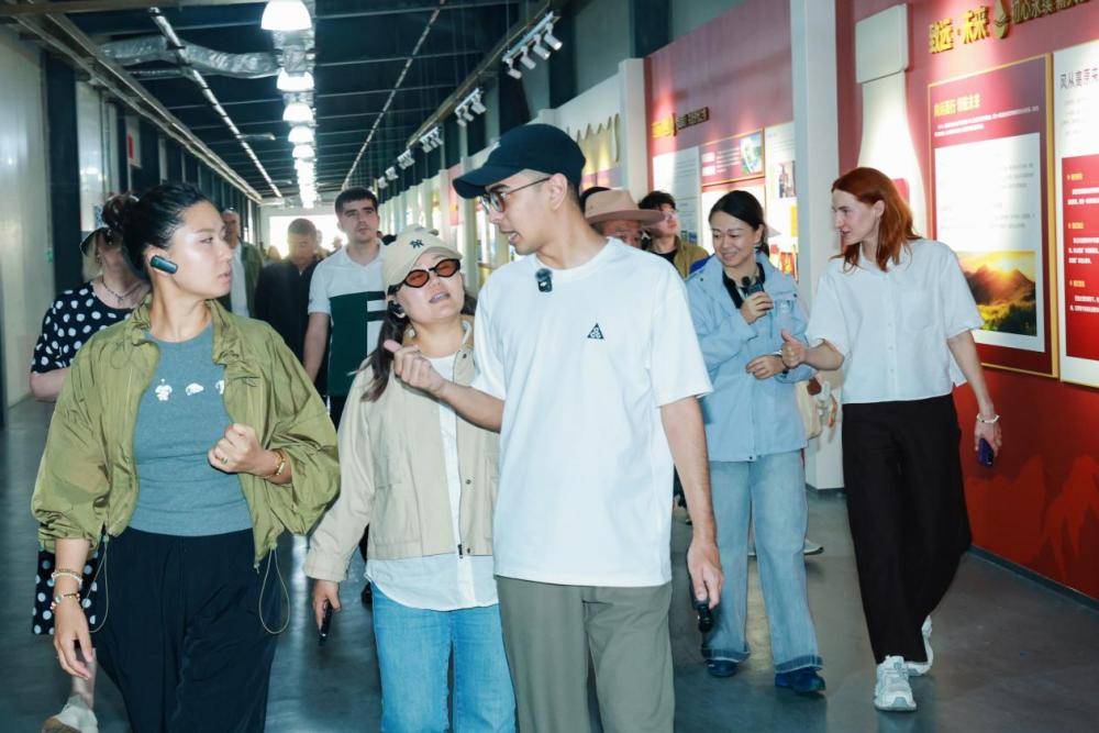 新时代•发现中国|外媒团走进阿坝 感受生态人文之美 (图6)