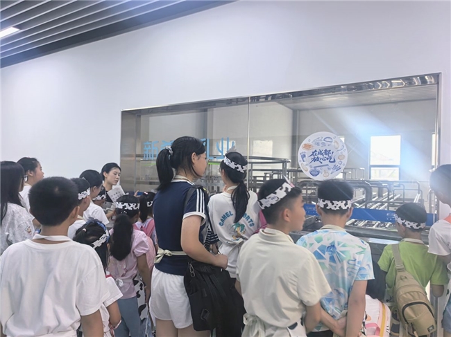 城隍少年行 邻里共成长—— “一杯牛奶是怎样产生的”青少年社会实践活动成功举办(图8)