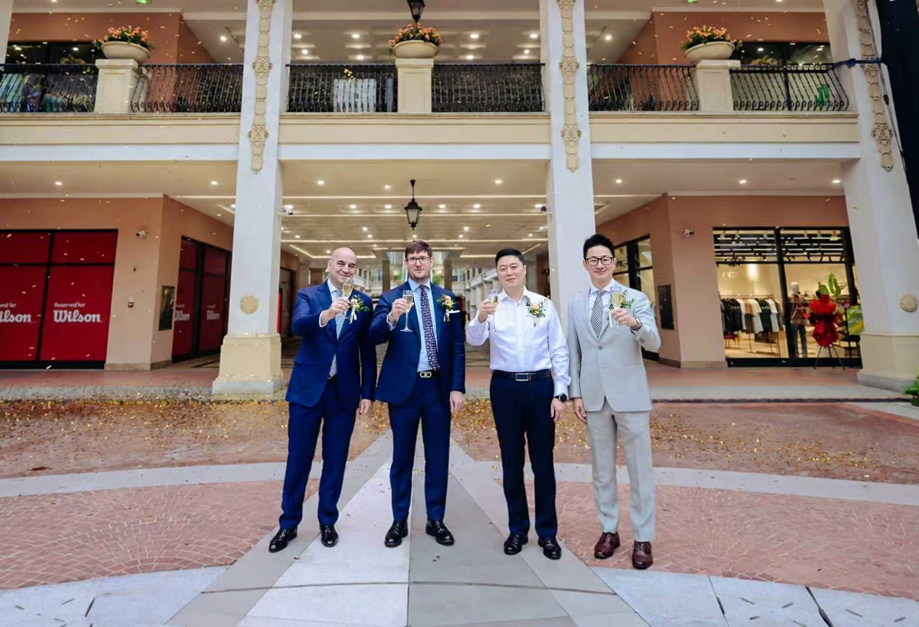 重庆佛罗伦萨小镇二期正式开业 聚力同行共启新程，区域多元消费生态再进阶(图3)
